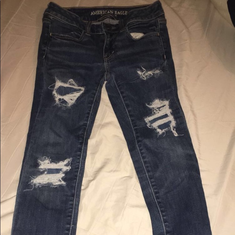 american eagle distressed jeans